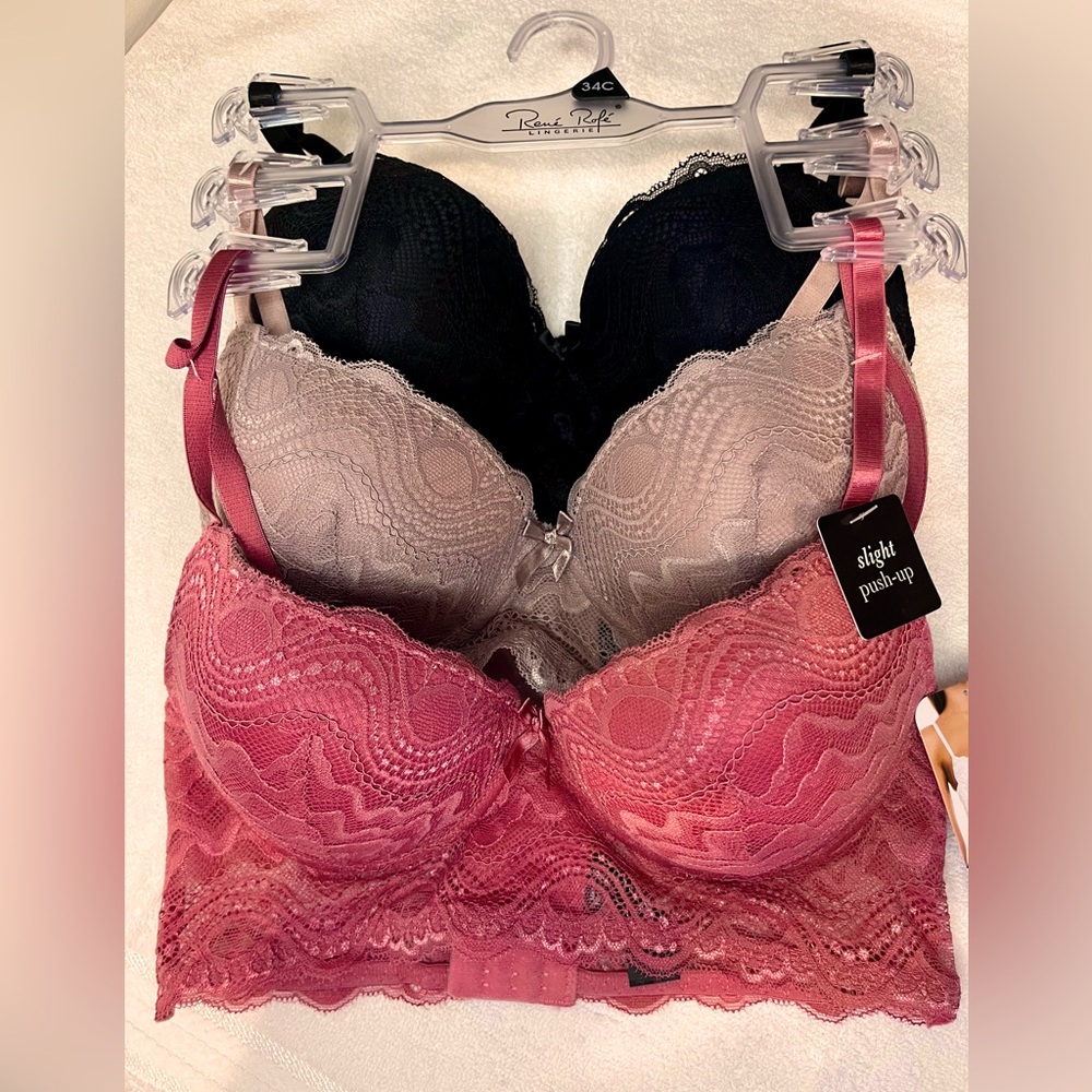 3 bra set. Slight push-up. In 3 colors!
